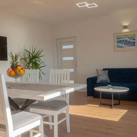 Palm דירה חוואר